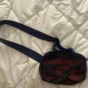 Lululemon belt Bag